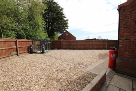 Garden area to bungalow