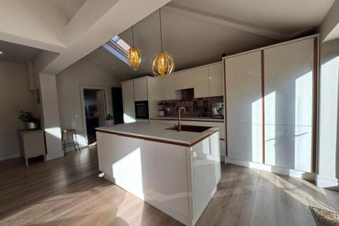 WhatsApp Image 2025-09-25 at 15.07.21 (4).jpeg