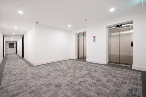 Communal Landing with Lifts