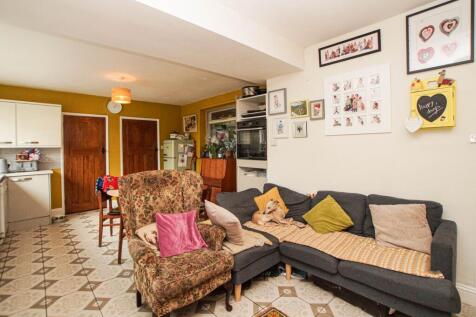 Dining Kitchen/Lounge