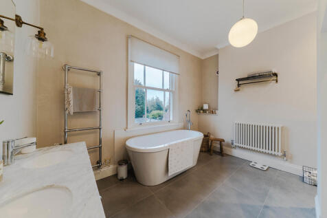 5 bed, 3 bath Detached in Birmingham - Photo 31