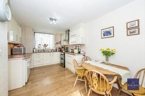 Westminster Bridge Road, London, SE1. 3 bedroom apartment for sale