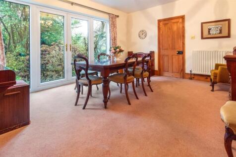 Dining Room - V - 9161.jpg