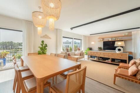 Four-Bedroom Penthouse at Quinta do Pinhão, Aroeir