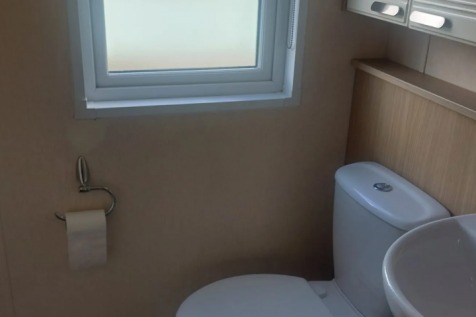 Family bathroom inside Regal Autograph static cara