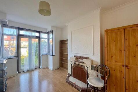 12 Elms Court  (5...