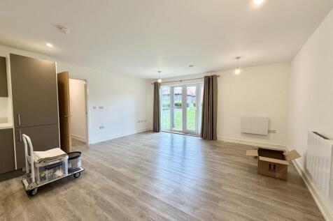 Holmbush Mews photo 4
