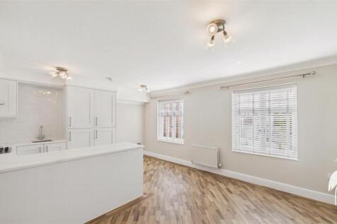 Open Plan Kitchen &amp; Living Area