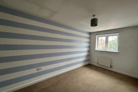 Poppy Crescent, Minster on Sea, Sheerness, Kent, ME12 3TF photo 5
