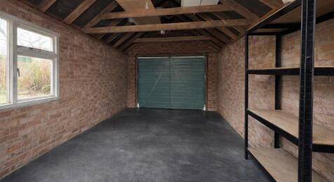 Large single garage, it is full though!