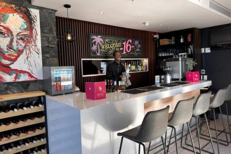 27th floor bar for residents use at their own cost