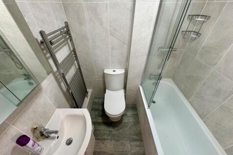  Stapleford Close, Chingford, London  photo 4