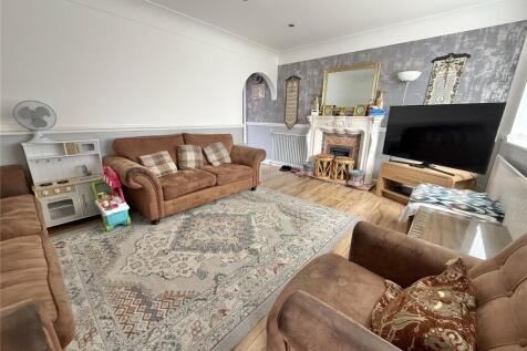 Autumn Grove, BIRKENHEAD, CH42 photo 3