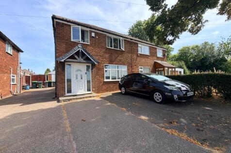 3-Bedroom semi-detached ideal for Families or Com