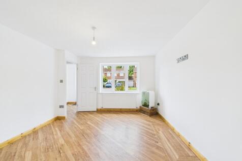 CAM02023G0-PR0155-STILL013