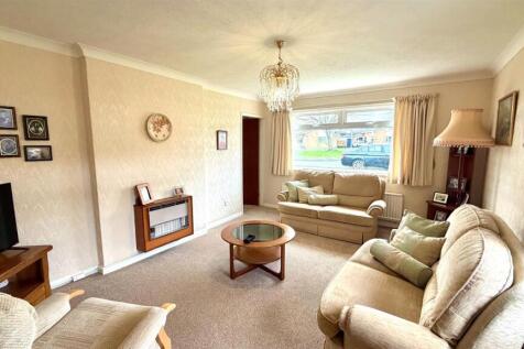 DOUBLE ASPECT LOUNGE