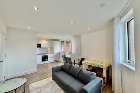 Open Plan Kitchen/ Lounge