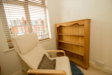 Lower Road, Beeston, Nottingham, NG9 2GT photo 4