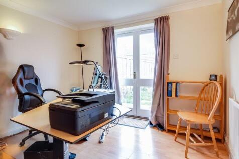 Crosshall Road, St. Neots photo 3