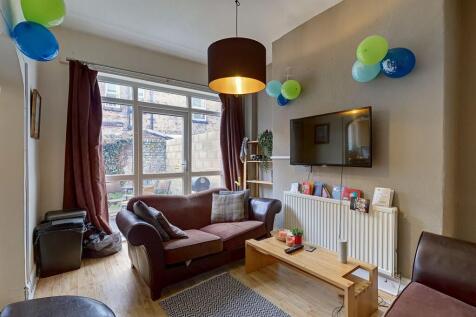 4-bed terraced on 4 Bedroom, Brookdale Road, £585/mo