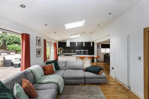 Bramleys Estate Agents - Oakfield Drive - Mirfield