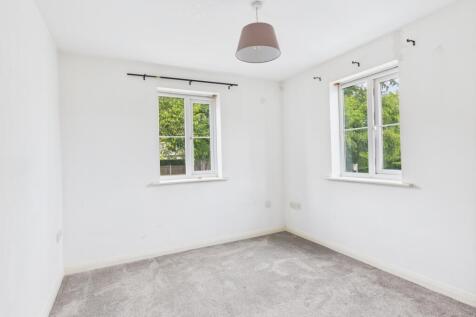 CAM03729G0-PR0070-STILL008