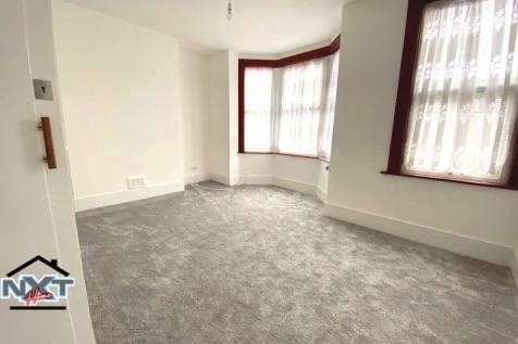 Leasowes Road, London, E10 photo 3