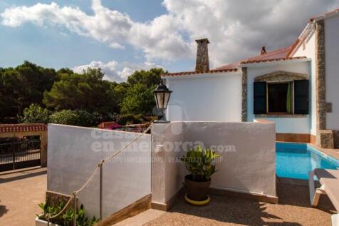 Villa with pool near the beach in Arenal den Castell