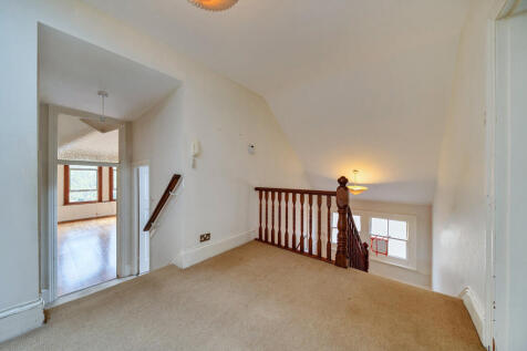 1373895-3-690366a...