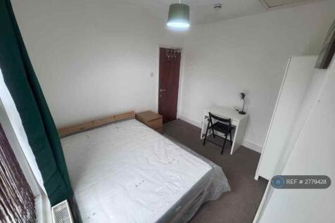 Bedroom Measures 10ft * 8ft