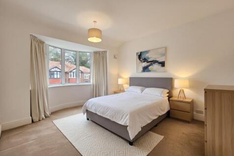 Buckingham Grove, Timperley photo 4