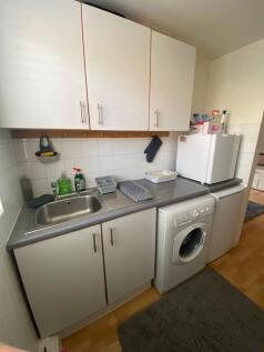 Westholm Court, Bicester, Oxfordshire photo 4