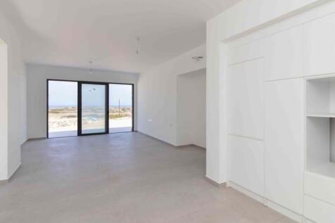 Brand new 3 bedroom contemporary designed resale villa + located on top of a beautiful sandy beach + sea views Image 9999 5