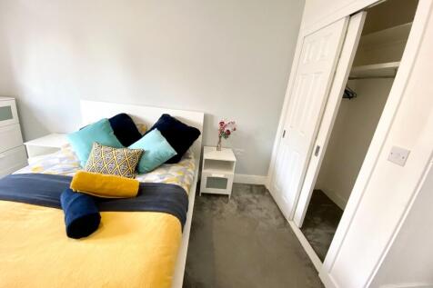 Room 3, 3 Seacole Crescent, Swindon, Wiltshire, SN1 photo 4