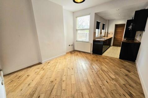 Millicent Grove, West Bridgford, Nottingham, Nottinghamshire, NG2 photo 3