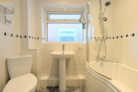 To Let - Salford Court, Salford Road, Ainsdale, PR8 - Two Bedroom First Floor Apt photo 3