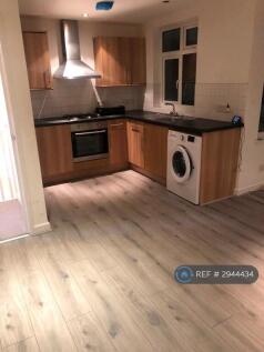Kitchen / Lounge 