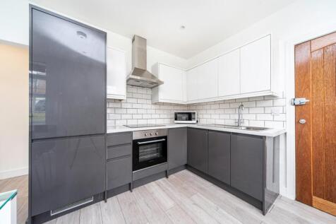 Open Plan LR &amp; Kitchen (2).jpg