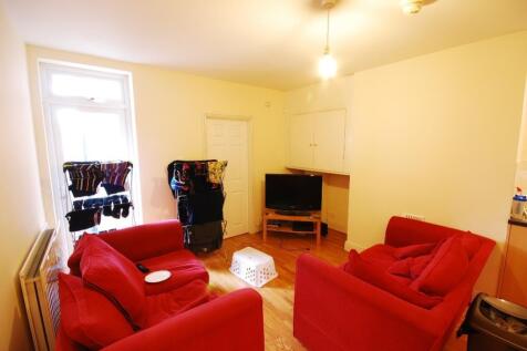 48 Helmsley Road4