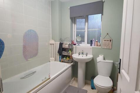 Bathroom 1.jpg