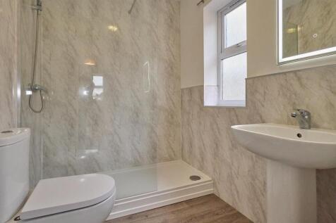 queens park court hinckley  5.jpg