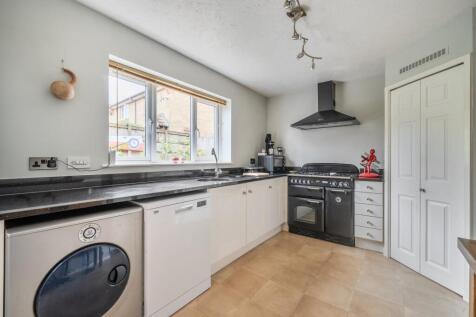 1348785-9-68b82b4ae2a7f