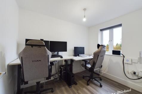 CAM02773G0-PR0024-STILL009