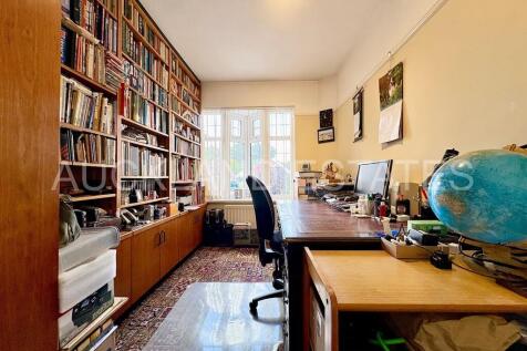 IMG_6578-17574335...