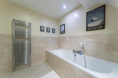 17 Woodham Close-042.jpg