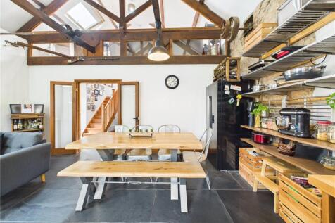 Kitchen &amp; Living