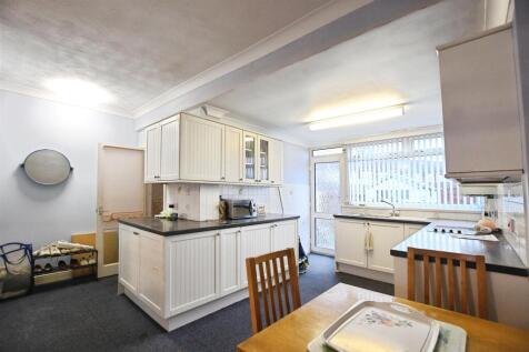Fitted Kitchen / Diner