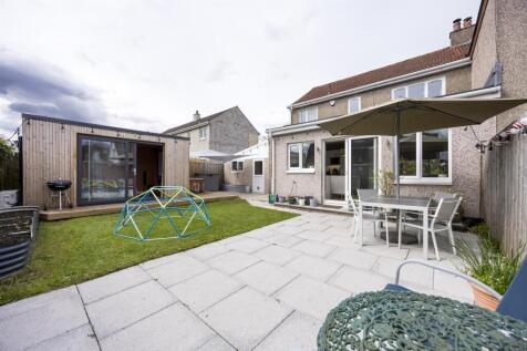 9_CRAIGENBAY_CRESCENT_LENZIE_004.JPG