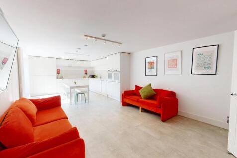 7-bed house on Ashby Road, Loughborough, £4,410/mo