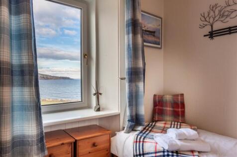 Bedroom 1/Dining Room